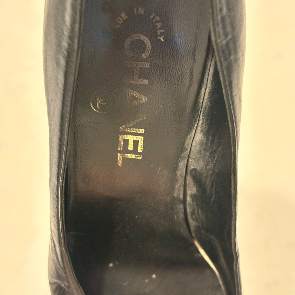 CHANEL G25723 Black Leather Peep-Toe Pumps - Interlocking CC Logo - Size 39 - Picture 7 of 15